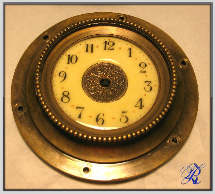 Inclined plane clock